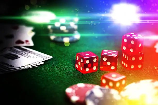 Tampilan meja Casino Hold'em langsung di bebekslot login dengan dealer, kartu komunitas, dan opsi taruhan